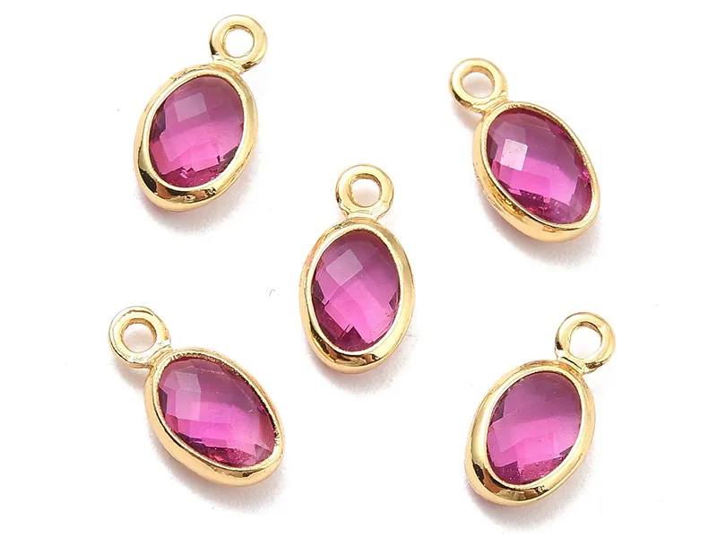 Apportez du rose fuchsia avec ce pendentif ovale en verre à facettes !