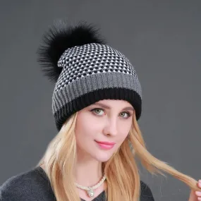 Bonnet en acrylique pour femme : léger et chaud