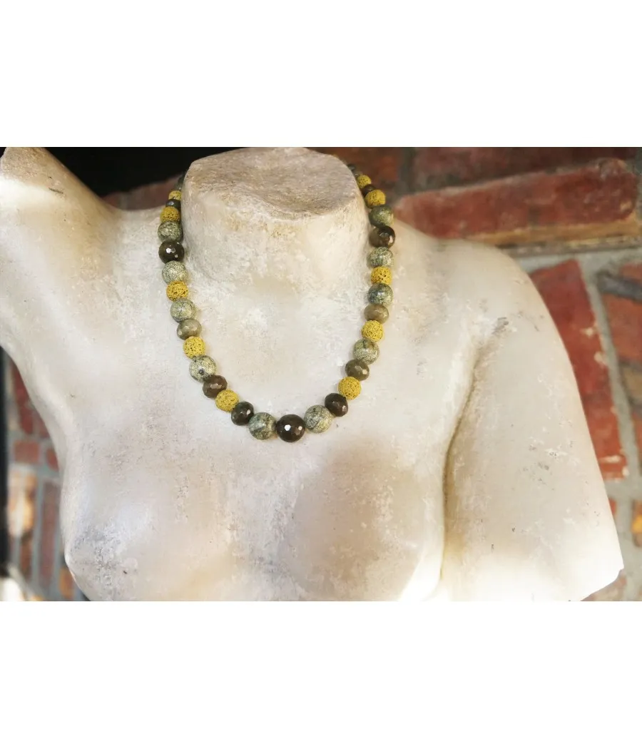 COLLIER FAIT MAIN NUANCES DE KAKIS JASPE AGATES A FACETTES PIERRE VOLCANIQUE ET VERRE