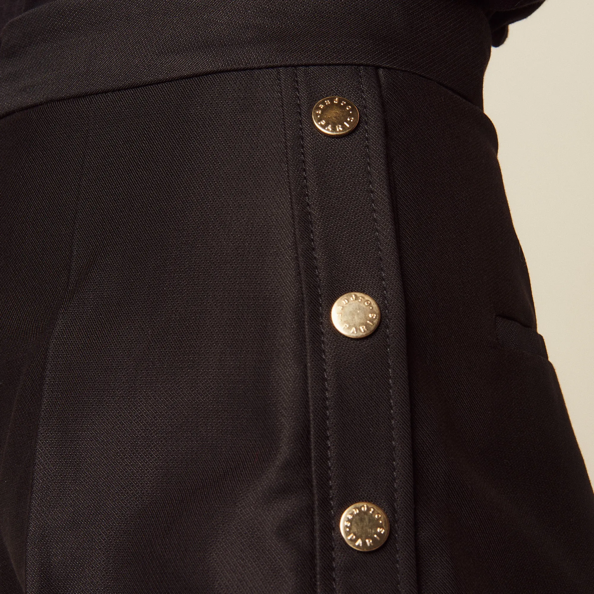 Short avec boutons pressions